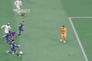 这俩关系是真好啊！名场面：姆巴佩游戏中用梅西打进一球！